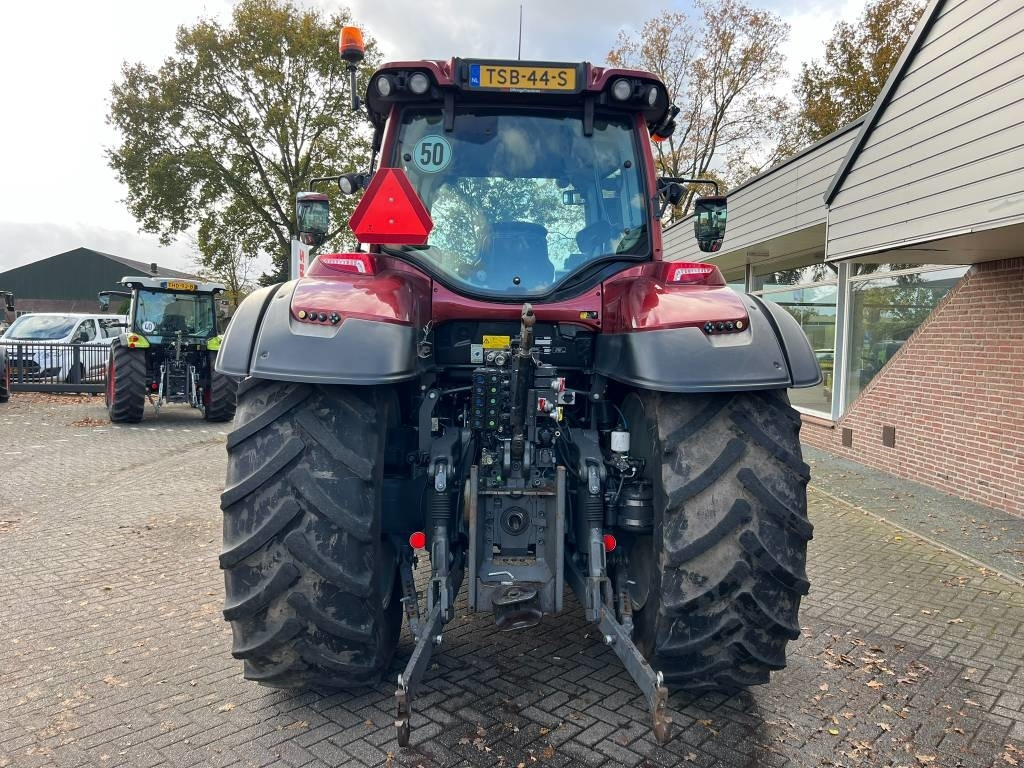 Valtra T 174 Versu - Traktori: kuva Valtra T 174 Versu - Traktori Valtra T 174 Versu - Traktori: kuva Valtra T 174 Versu - Traktori