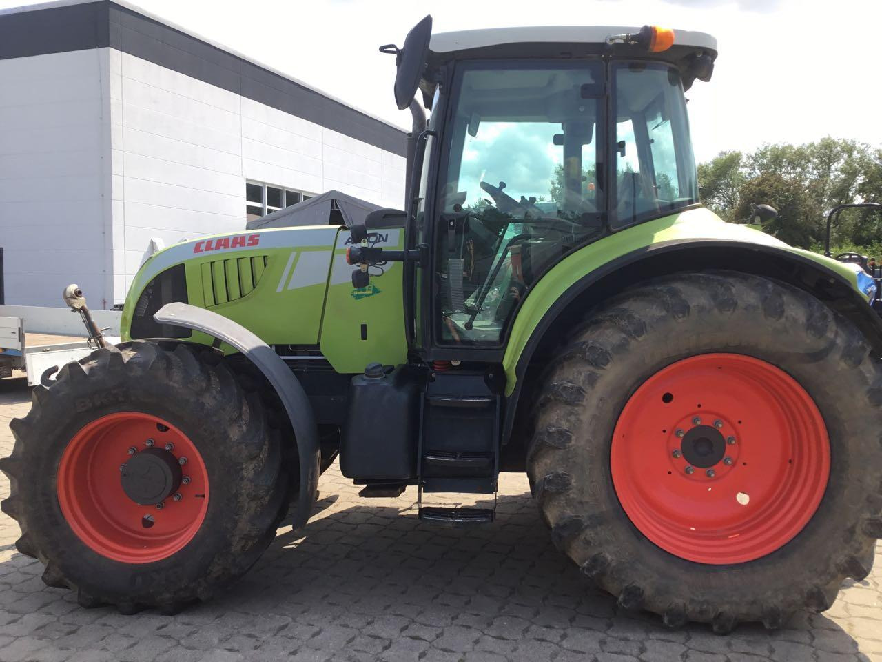 CLAAS Arion 630 - Traktori: kuva CLAAS Arion 630 - Traktori CLAAS Arion 630 - Traktori: kuva CLAAS Arion 630 - Traktori
