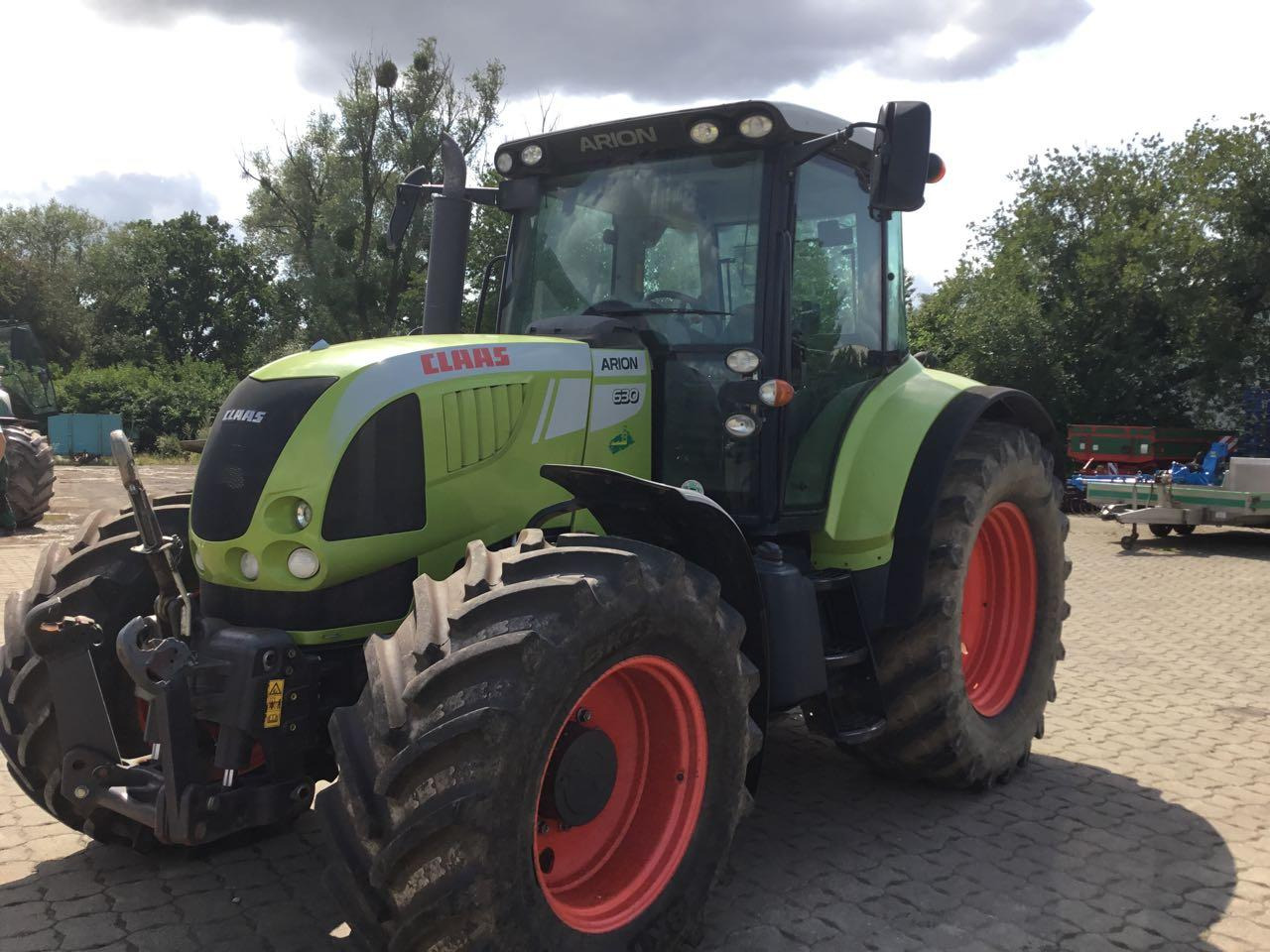 CLAAS Arion 630 - Traktori: kuva CLAAS Arion 630 - Traktori CLAAS Arion 630 - Traktori: kuva CLAAS Arion 630 - Traktori