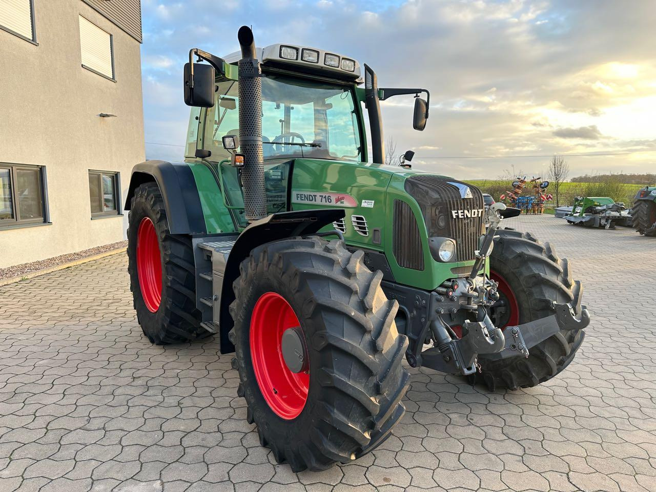 Fendt 716 Vario TMS - Traktori: kuva Fendt 716 Vario TMS - Traktori Fendt 716 Vario TMS - Traktori: kuva Fendt 716 Vario TMS - Traktori