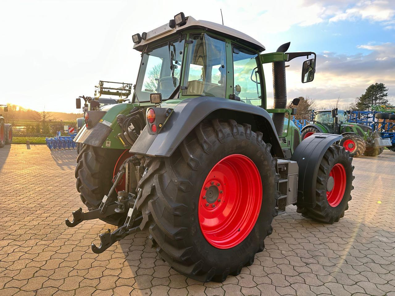 Fendt 716 Vario TMS - Traktori: kuva Fendt 716 Vario TMS - Traktori Fendt 716 Vario TMS - Traktori: kuva Fendt 716 Vario TMS - Traktori
