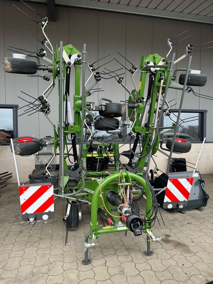 Fendt Twister 8608 DN - Pöyhin: kuva Fendt Twister 8608 DN - Pöyhin Fendt Twister 8608 DN - Pöyhin: kuva Fendt Twister 8608 DN - Pöyhin