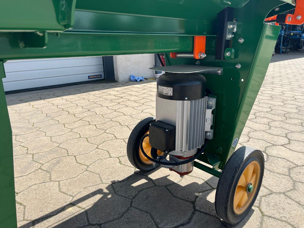 Posch Oscar E5, 5-400V-R-540N-L Turbo - Klapikone: kuva Posch Oscar E5, 5-400V-R-540N-L Turbo - Klapikone Posch Oscar E5, 5-400V-R-540N-L Turbo - Klapikone: kuva Posch Oscar E5, 5-400V-R-540N-L Turbo - Klapikone