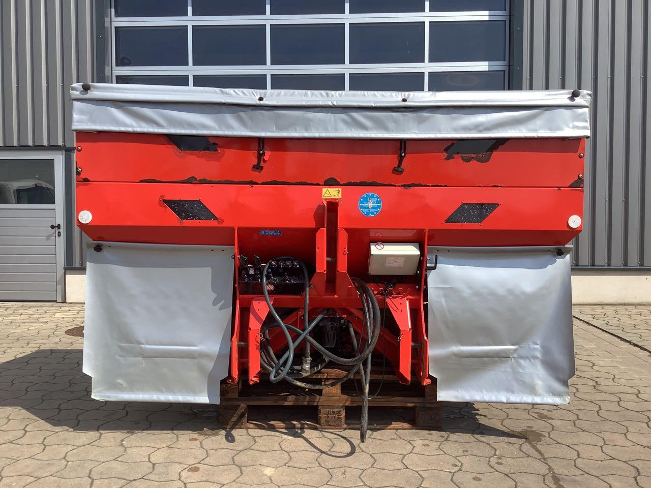 Rauch Axera H - EMC - Lannoitteenlevitin: kuva Rauch Axera H - EMC - Lannoitteenlevitin Rauch Axera H - EMC - Lannoitteenlevitin: kuva Rauch Axera H - EMC - Lannoitteenlevitin