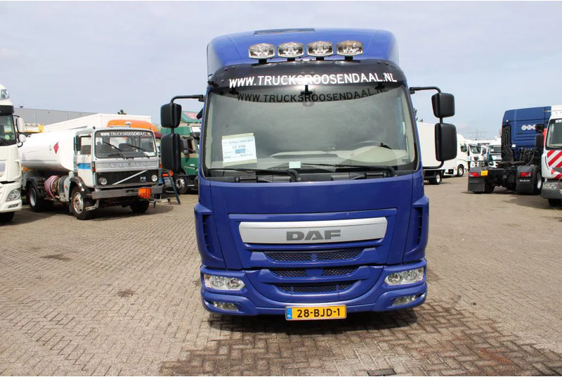 DAF LF 230 + EURO 6 - Eläinten kuljetus kuorma-auto: kuva DAF LF 230 + EURO 6 - Eläinten kuljetus kuorma-auto DAF LF 230 + EURO 6 - Eläinten kuljetus kuorma-auto: kuva DAF LF 230 + EURO 6 - Eläinten kuljetus kuorma-auto