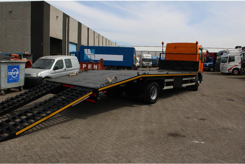 DAF LF 55.220 + HYDROLIC RAMPS + MANUAL - Kuljetin kuorma-auto: kuva DAF LF 55.220 + HYDROLIC RAMPS + MANUAL - Kuljetin kuorma-auto DAF LF 55.220 + HYDROLIC RAMPS + MANUAL - Kuljetin kuorma-auto: kuva DAF LF 55.220 + HYDROLIC RAMPS + MANUAL - Kuljetin kuorma-auto