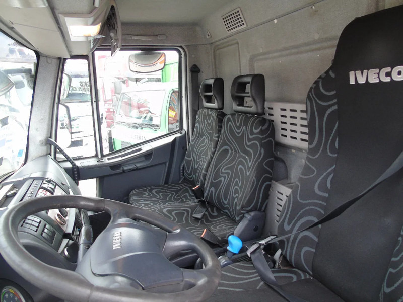Iveco Eurocargo 190EL28 + LIFT + EURO 5 - Pressukapelli kuorma-auto: kuva Iveco Eurocargo 190EL28 + LIFT + EURO 5 - Pressukapelli kuorma-auto Iveco Eurocargo 190EL28 + LIFT + EURO 5 - Pressukapelli kuorma-auto: kuva Iveco Eurocargo 190EL28 + LIFT + EURO 5 - Pressukapelli kuorma-auto
