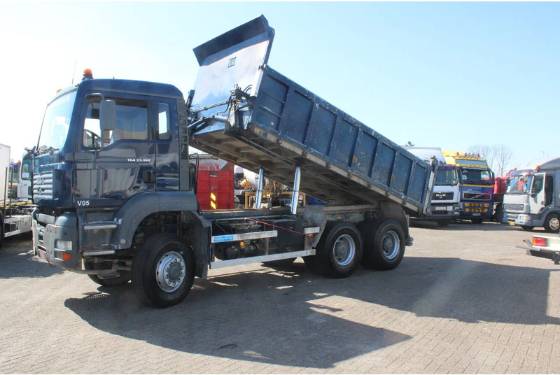 MAN TGA 33.360 + 6X6 + MANUAL - Kippiauto kuorma-auto: kuva MAN TGA 33.360 + 6X6 + MANUAL - Kippiauto kuorma-auto MAN TGA 33.360 + 6X6 + MANUAL - Kippiauto kuorma-auto: kuva MAN TGA 33.360 + 6X6 + MANUAL - Kippiauto kuorma-auto