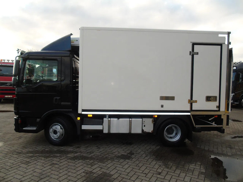 MAN TGL 10.250 + B.A.R loadlift + 3 SEATS +KONVECTA + RINGFEDER - Refrigeraattori kuorma-auto: kuva MAN TGL 10.250 + B.A.R loadlift + 3 SEATS +KONVECTA + RINGFEDER - Refrigeraattori kuorma-auto MAN TGL 10.250 + B.A.R loadlift + 3 SEATS +KONVECTA + RINGFEDER - Refrigeraattori kuorma-auto: kuva MAN TGL 10.250 + B.A.R loadlift + 3 SEATS +KONVECTA + RINGFEDER - Refrigeraattori kuorma-auto