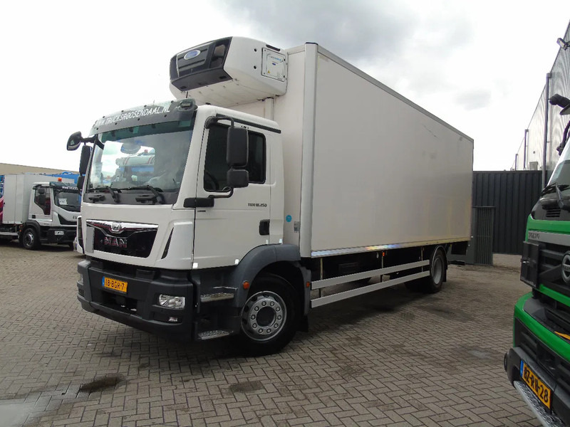 MAN TGM 18.250 + carrier supra 850euro 6 + lift + 19T - Refrigeraattori kuorma-auto: kuva MAN TGM 18.250 + carrier supra 850euro 6 + lift + 19T - Refrigeraattori kuorma-auto MAN TGM 18.250 + carrier supra 850euro 6 + lift + 19T - Refrigeraattori kuorma-auto: kuva MAN TGM 18.250 + carrier supra 850euro 6 + lift + 19T - Refrigeraattori kuorma-auto