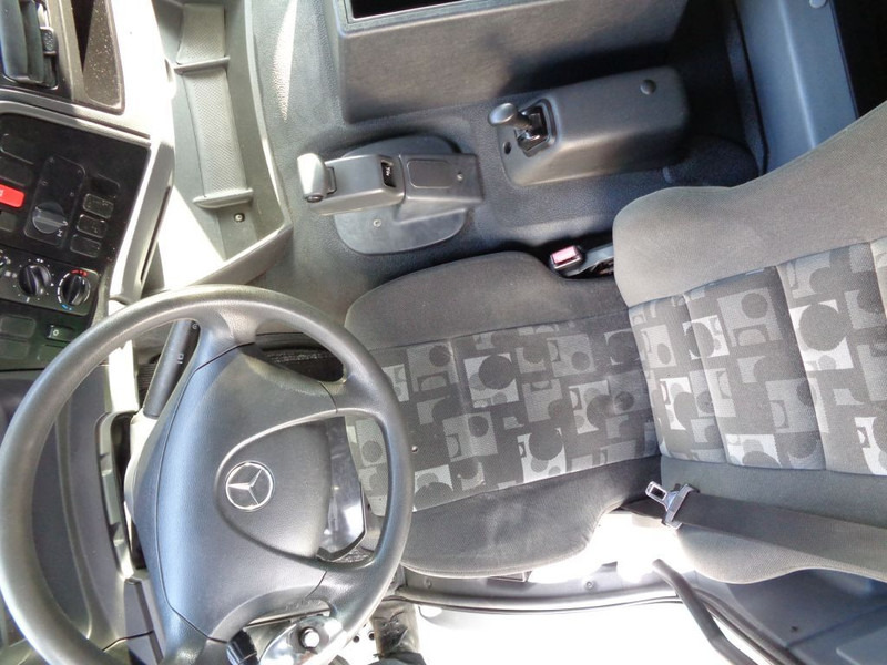 Mercedes-Benz AXOR 1823 + Dhollandia Lift - Umpikori kuorma-auto: kuva Mercedes-Benz AXOR 1823 + Dhollandia Lift - Umpikori kuorma-auto Mercedes-Benz AXOR 1823 + Dhollandia Lift - Umpikori kuorma-auto: kuva Mercedes-Benz AXOR 1823 + Dhollandia Lift - Umpikori kuorma-auto