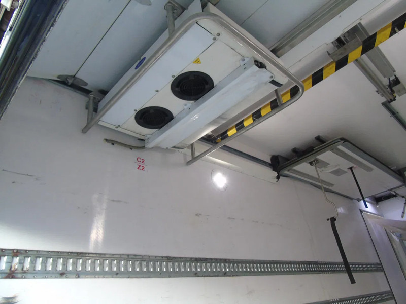 Mercedes-Benz Antos 1932 + EURO 6 + CARRIER + LIFT - Refrigeraattori kuorma-auto: kuva Mercedes-Benz Antos 1932 + EURO 6 + CARRIER + LIFT - Refrigeraattori kuorma-auto Mercedes-Benz Antos 1932 + EURO 6 + CARRIER + LIFT - Refrigeraattori kuorma-auto: kuva Mercedes-Benz Antos 1932 + EURO 6 + CARRIER + LIFT - Refrigeraattori kuorma-auto