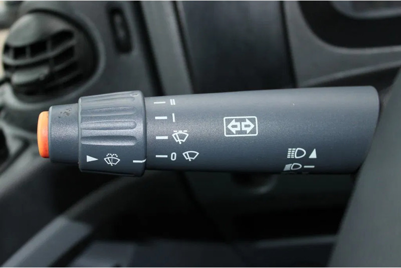Umpikori kuorma-auto Mercedes-Benz Atego 1018 + LIFT: kuva Umpikori kuorma-auto Mercedes-Benz Atego 1018 + LIFT