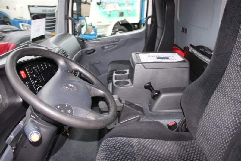 Mercedes-Benz Atego 1018 + LIFT - Umpikori kuorma-auto: kuva Mercedes-Benz Atego 1018 + LIFT - Umpikori kuorma-auto Mercedes-Benz Atego 1018 + LIFT - Umpikori kuorma-auto: kuva Mercedes-Benz Atego 1018 + LIFT - Umpikori kuorma-auto