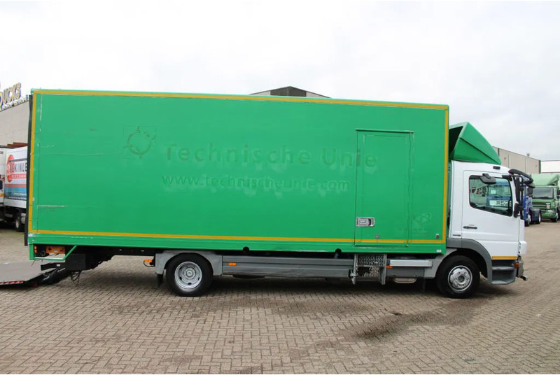 Umpikori kuorma-auto Mercedes-Benz Atego 1018 + LIFT: kuva Umpikori kuorma-auto Mercedes-Benz Atego 1018 + LIFT