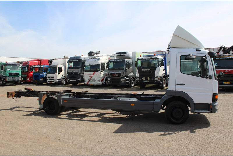 Mercedes-Benz Atego 918 + MANUAL + EURO 2 - Kuorma-auto alusta: kuva Mercedes-Benz Atego 918 + MANUAL + EURO 2 - Kuorma-auto alusta Mercedes-Benz Atego 918 + MANUAL + EURO 2 - Kuorma-auto alusta: kuva Mercedes-Benz Atego 918 + MANUAL + EURO 2 - Kuorma-auto alusta