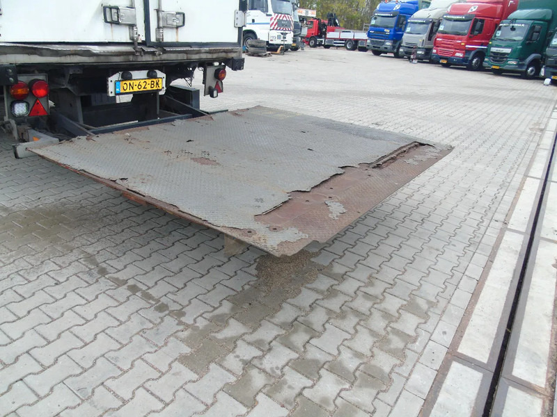 Refrigeraattori puoliperävaunu Schmitz Cargobull + CARRIER VECTOR 1950 + LIFT + APK 07-26: kuva Refrigeraattori puoliperävaunu Schmitz Cargobull + CARRIER VECTOR 1950 + LIFT + APK 07-26 Refrigeraattori puoliperävaunu Schmitz Cargobull + CARRIER VECTOR 1950 + LIFT + APK 07-26: kuva Refrigeraattori puoliperävaunu Schmitz Cargobull + CARRIER VECTOR 1950 + LIFT + APK 07-26