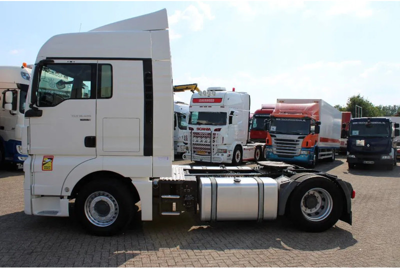 Vetopöytäauto MAN TGX 18.480 + RETARDER + FULL OPTION + 4 PC IN STOCK + EURO 6: kuva Vetopöytäauto MAN TGX 18.480 + RETARDER + FULL OPTION + 4 PC IN STOCK + EURO 6