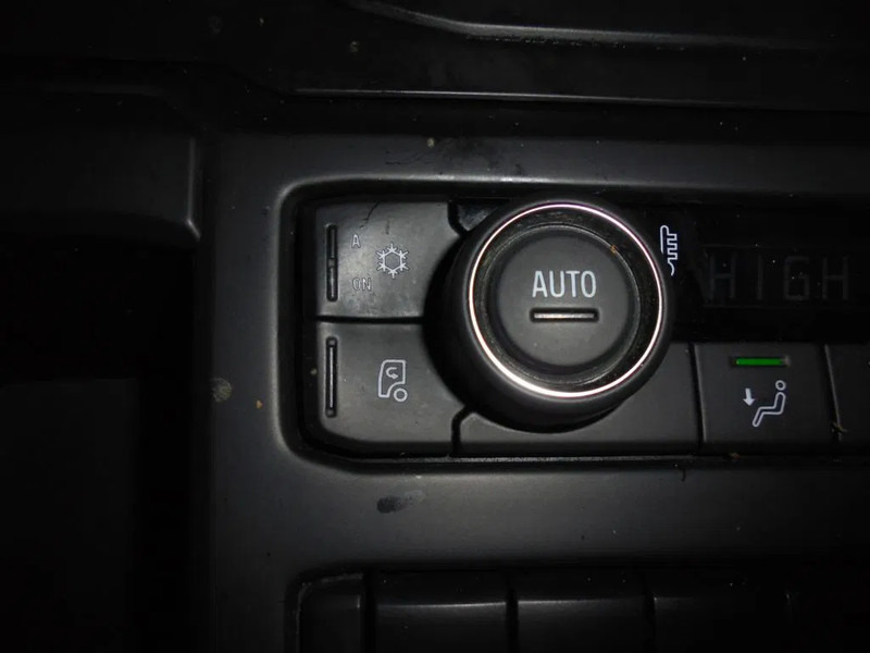 Interior photo 1: Vetopöytäauto Scania R500 NGS + Retarder + Euro 6