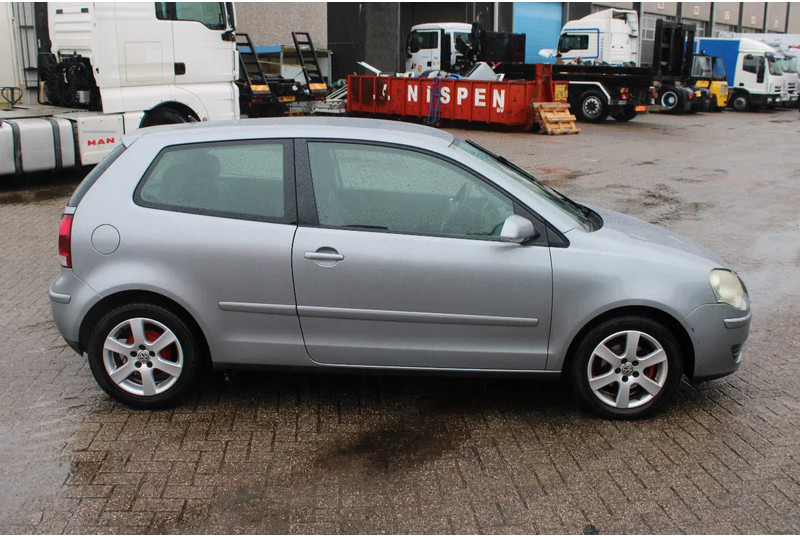 Volkswagen Polo + manual + 1.2 benzine - Henkilöauto: kuva Volkswagen Polo + manual + 1.2 benzine - Henkilöauto Volkswagen Polo + manual + 1.2 benzine - Henkilöauto: kuva Volkswagen Polo + manual + 1.2 benzine - Henkilöauto