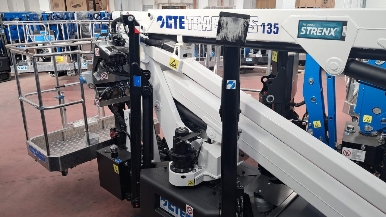 CTE TRACCESS 135 - Tela-alustainen nostin: kuva CTE TRACCESS 135 - Tela-alustainen nostin CTE TRACCESS 135 - Tela-alustainen nostin: kuva CTE TRACCESS 135 - Tela-alustainen nostin