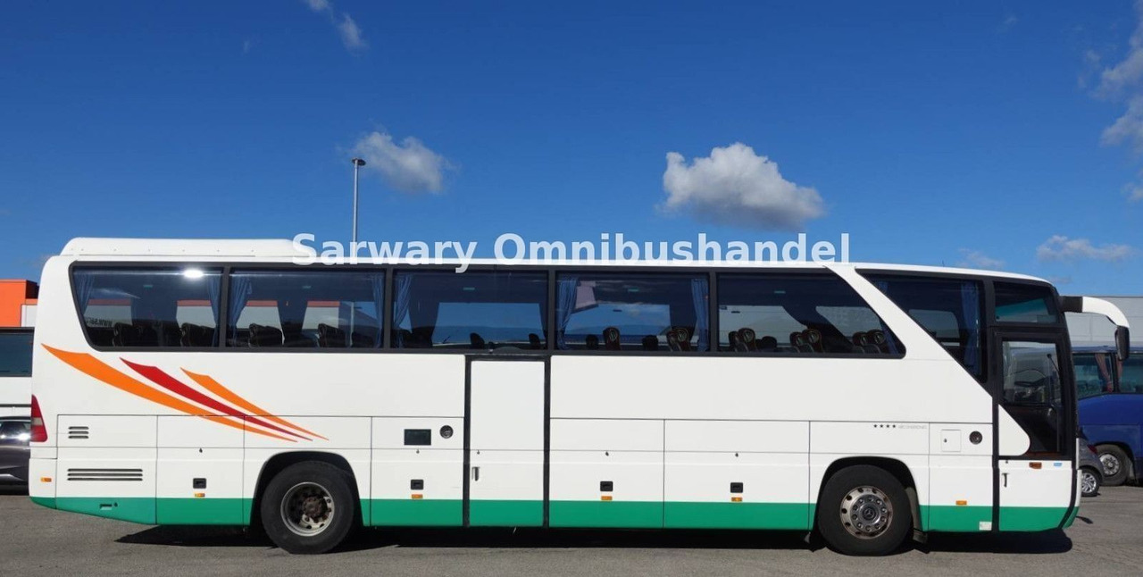 Mercedes-Benz 350 Tourismo 15-RHD *V6*404*Travego*51-Sitze* - Turistibussi: kuva Mercedes-Benz 350 Tourismo 15-RHD *V6*404*Travego*51-Sitze* - Turistibussi Mercedes-Benz 350 Tourismo 15-RHD *V6*404*Travego*51-Sitze* - Turistibussi: kuva Mercedes-Benz 350 Tourismo 15-RHD *V6*404*Travego*51-Sitze* - Turistibussi