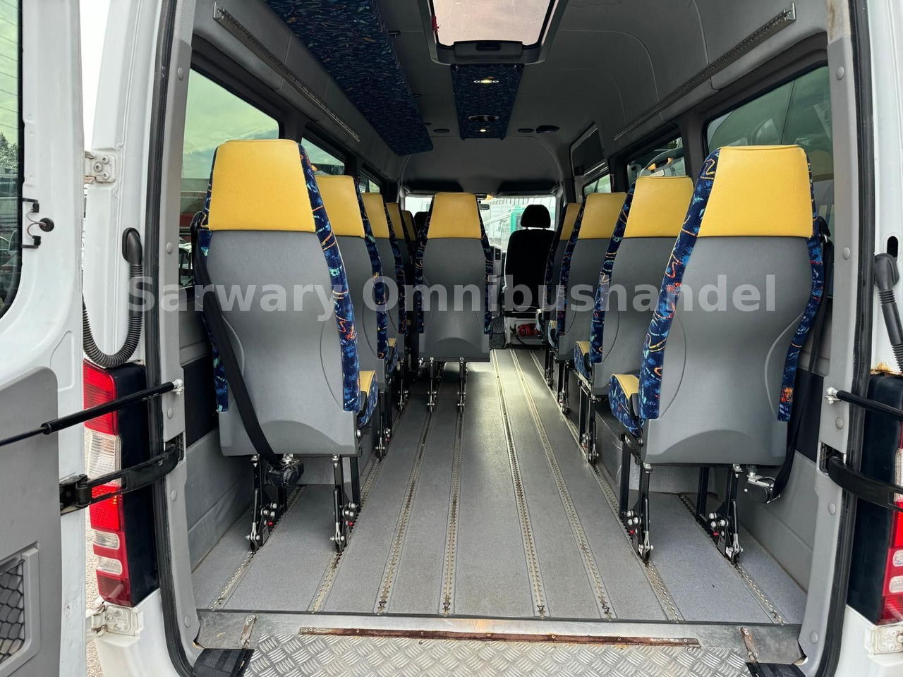Minibussi, Pikkubussi Mercedes-Benz 516 CDI Sprinter*Euro 5* Klima*17 Sitze*Lift*519: kuva Minibussi, Pikkubussi Mercedes-Benz 516 CDI Sprinter*Euro 5* Klima*17 Sitze*Lift*519 Minibussi, Pikkubussi Mercedes-Benz 516 CDI Sprinter*Euro 5* Klima*17 Sitze*Lift*519: kuva Minibussi, Pikkubussi Mercedes-Benz 516 CDI Sprinter*Euro 5* Klima*17 Sitze*Lift*519