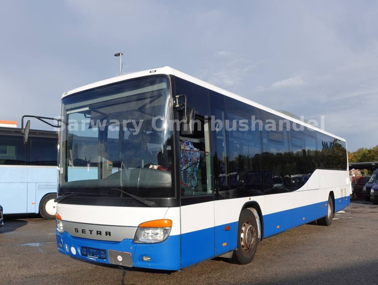 Setra 415 LE Business*6 Gang*Klima*O530*A20*Tüv:05.26 - Linja-auto: kuva Setra 415 LE Business*6 Gang*Klima*O530*A20*Tüv:05.26 - Linja-auto Setra 415 LE Business*6 Gang*Klima*O530*A20*Tüv:05.26 - Linja-auto: kuva Setra 415 LE Business*6 Gang*Klima*O530*A20*Tüv:05.26 - Linja-auto