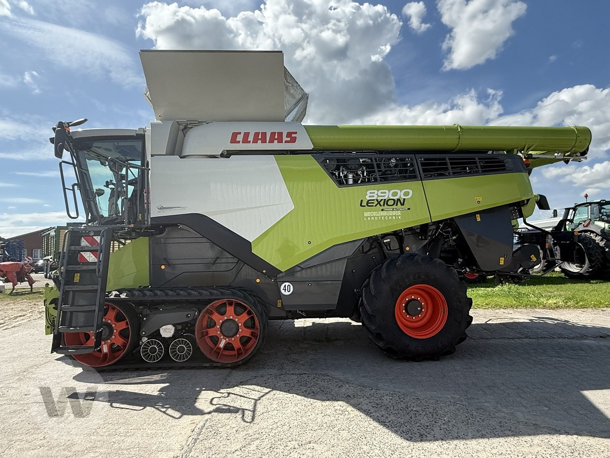CLAAS Lexion 8900 TT - Leikkuupuimuri: kuva CLAAS Lexion 8900 TT - Leikkuupuimuri CLAAS Lexion 8900 TT - Leikkuupuimuri: kuva CLAAS Lexion 8900 TT - Leikkuupuimuri