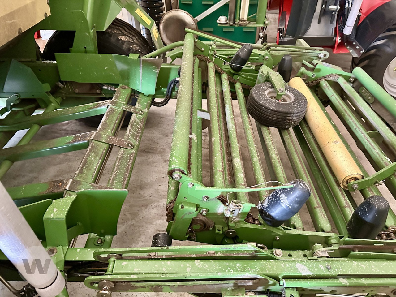 Krone Comprima CF 155 XC - Pyöröpaalain: kuva Krone Comprima CF 155 XC - Pyöröpaalain Krone Comprima CF 155 XC - Pyöröpaalain: kuva Krone Comprima CF 155 XC - Pyöröpaalain