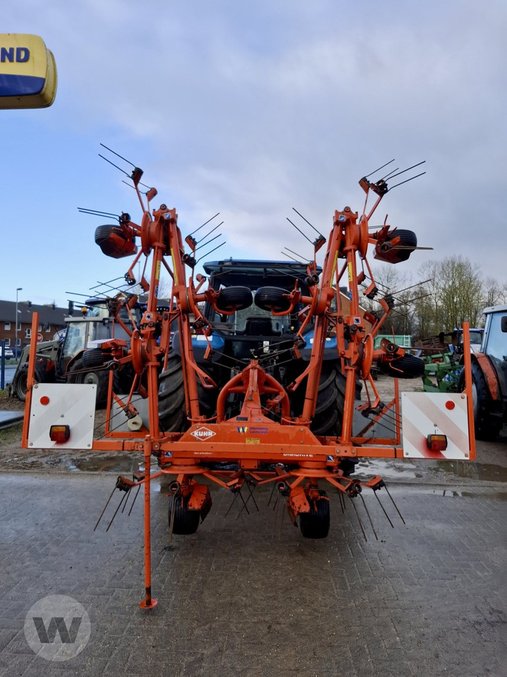 Kuhn GF 8501 - Pöyhin: kuva Kuhn GF 8501 - Pöyhin Kuhn GF 8501 - Pöyhin: kuva Kuhn GF 8501 - Pöyhin