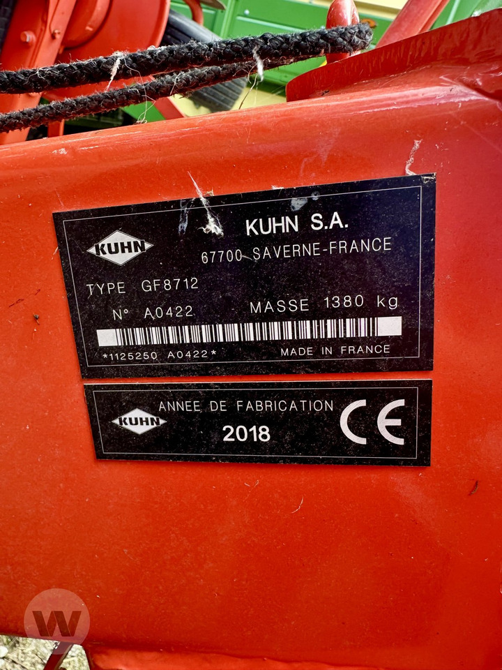 Kuhn GF 8712 - Pöyhin: kuva Kuhn GF 8712 - Pöyhin Kuhn GF 8712 - Pöyhin: kuva Kuhn GF 8712 - Pöyhin