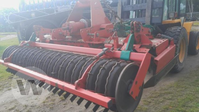 Kverneland NG-H 301 - Vaakatasojyrsin: kuva Kverneland NG-H 301 - Vaakatasojyrsin Kverneland NG-H 301 - Vaakatasojyrsin: kuva Kverneland NG-H 301 - Vaakatasojyrsin