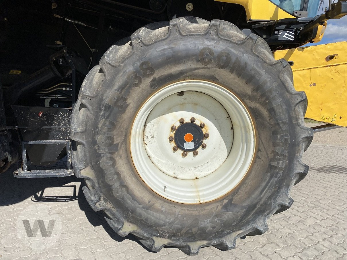 New Holland CR 9090 - Leikkuupuimuri: kuva New Holland CR 9090 - Leikkuupuimuri New Holland CR 9090 - Leikkuupuimuri: kuva New Holland CR 9090 - Leikkuupuimuri