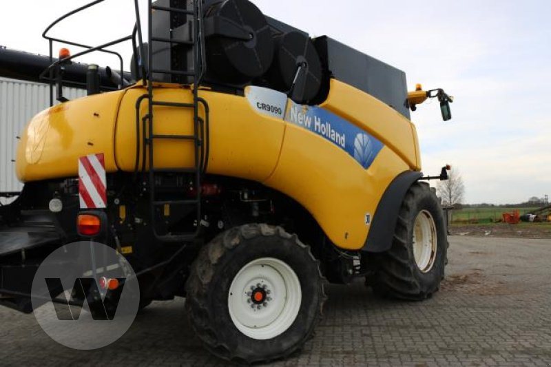 New Holland CR 9090 - Leikkuupuimuri: kuva New Holland CR 9090 - Leikkuupuimuri New Holland CR 9090 - Leikkuupuimuri: kuva New Holland CR 9090 - Leikkuupuimuri