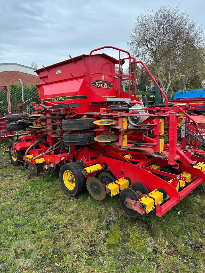 Väderstad Rapid A 400 S - Kylvölannoitin: kuva Väderstad Rapid A 400 S - Kylvölannoitin Väderstad Rapid A 400 S - Kylvölannoitin: kuva Väderstad Rapid A 400 S - Kylvölannoitin