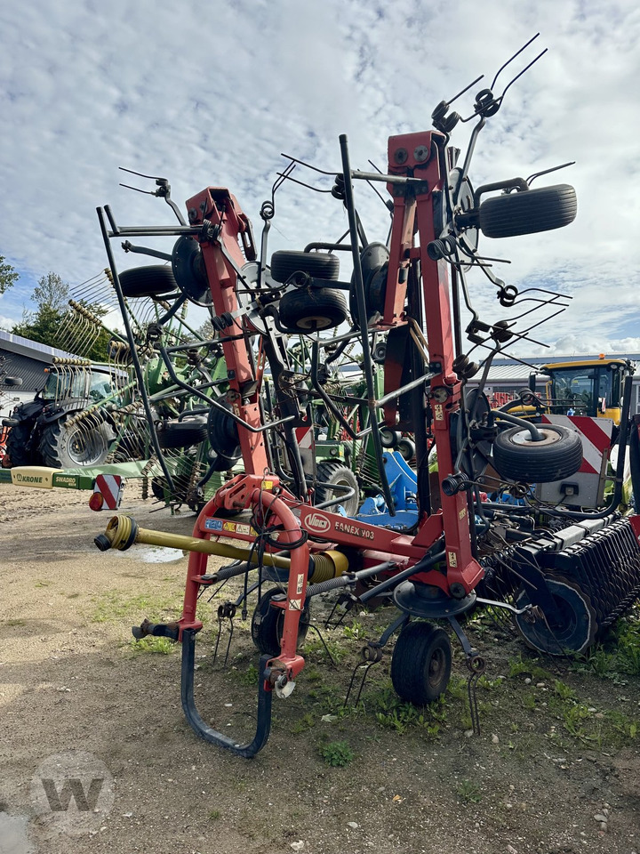 Vicon Fanex 903 - Pöyhin: kuva Vicon Fanex 903 - Pöyhin Vicon Fanex 903 - Pöyhin: kuva Vicon Fanex 903 - Pöyhin