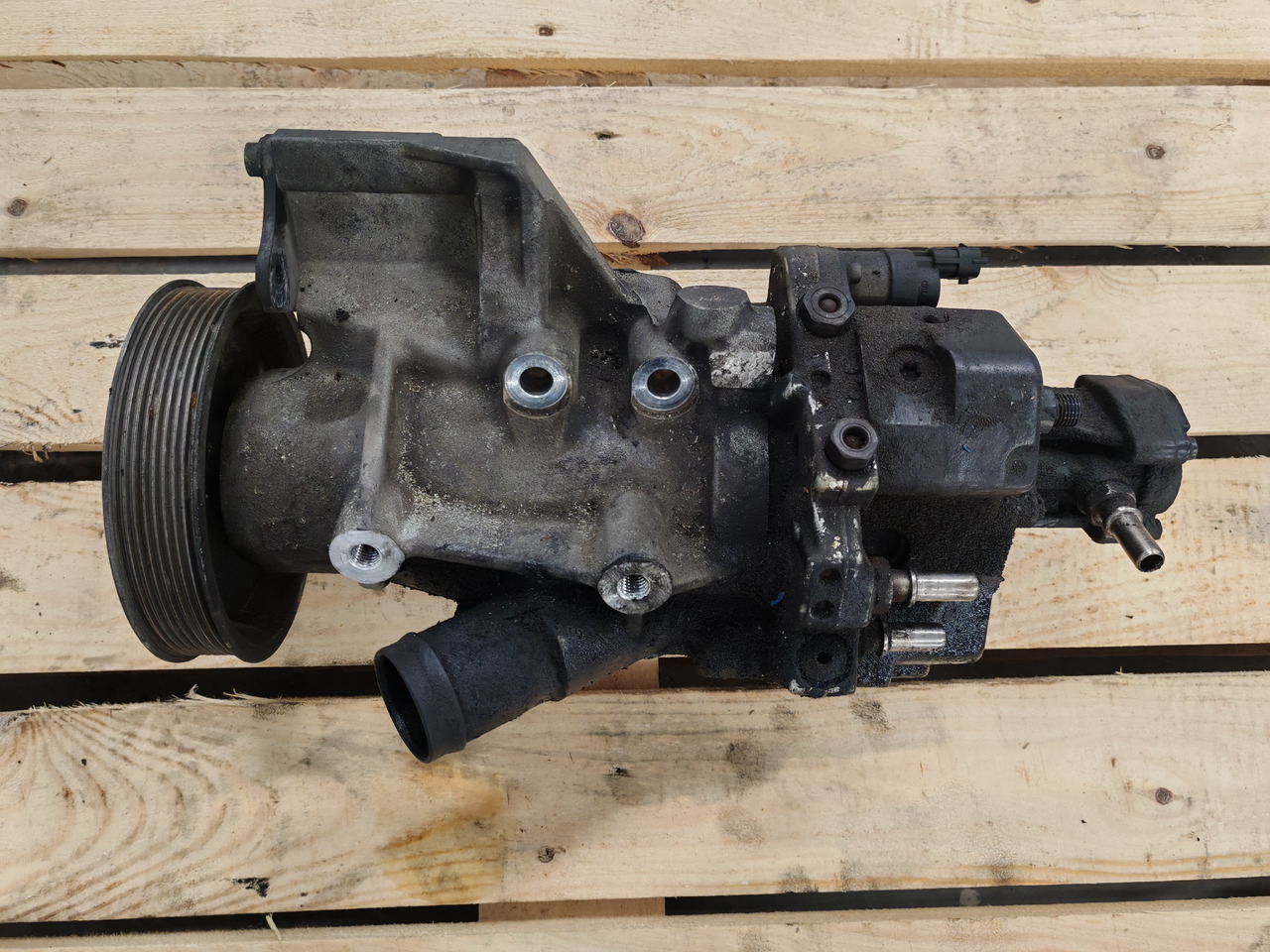 MAN TGS TGX EURO 6 / D2676LF / BOSCH FUEL PUMP / 51111037858 - Polttoainepumppu: kuva MAN TGS TGX EURO 6 / D2676LF / BOSCH FUEL PUMP / 51111037858 - Polttoainepumppu MAN TGS TGX EURO 6 / D2676LF / BOSCH FUEL PUMP / 51111037858 - Polttoainepumppu: kuva MAN TGS TGX EURO 6 / D2676LF / BOSCH FUEL PUMP / 51111037858 - Polttoainepumppu