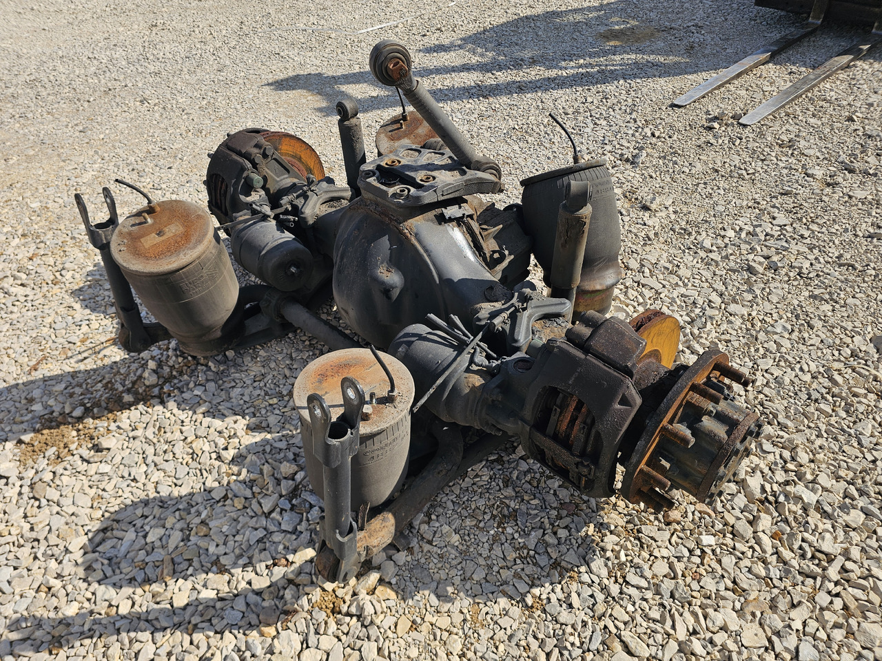 MAN TGX TGS EURO 6 / COMPLETE AXLE / HY-1350 / 38:15 - Taka-akseli: kuva MAN TGX TGS EURO 6 / COMPLETE AXLE / HY-1350 / 38:15 - Taka-akseli MAN TGX TGS EURO 6 / COMPLETE AXLE / HY-1350 / 38:15 - Taka-akseli: kuva MAN TGX TGS EURO 6 / COMPLETE AXLE / HY-1350 / 38:15 - Taka-akseli
