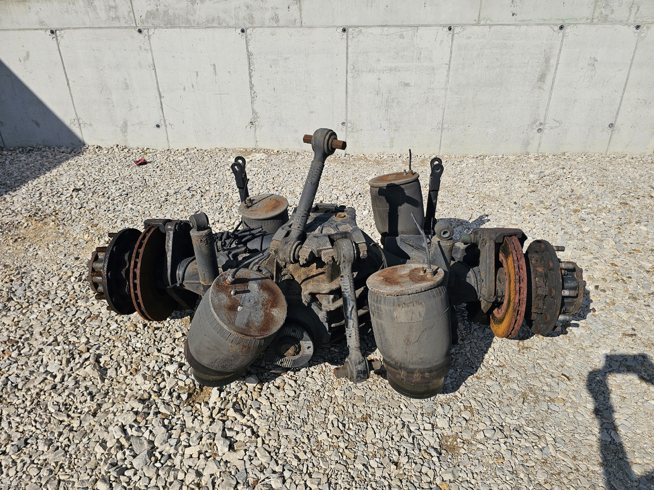 MAN TGX TGS EURO 6 / COMPLETE AXLE / HY-1350 / 38:15 - Taka-akseli: kuva MAN TGX TGS EURO 6 / COMPLETE AXLE / HY-1350 / 38:15 - Taka-akseli MAN TGX TGS EURO 6 / COMPLETE AXLE / HY-1350 / 38:15 - Taka-akseli: kuva MAN TGX TGS EURO 6 / COMPLETE AXLE / HY-1350 / 38:15 - Taka-akseli