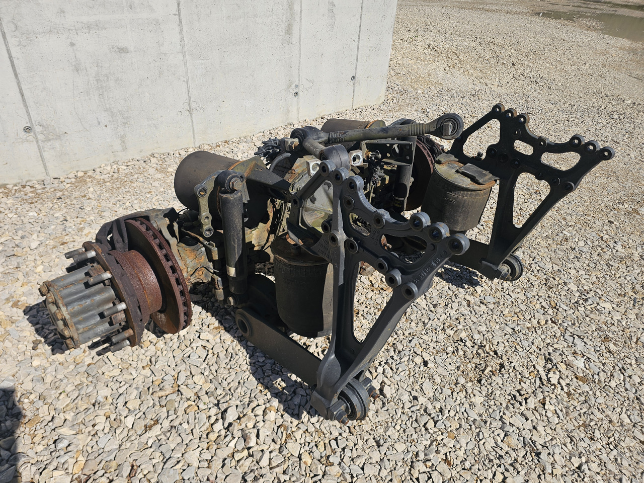 MERCEDES-BENZ ACTROS MP4 / COMPLETE REAR AXLE / R440 /RATIO: 2.733 - Taka-akseli: kuva MERCEDES-BENZ ACTROS MP4 / COMPLETE REAR AXLE / R440 /RATIO: 2.733 - Taka-akseli MERCEDES-BENZ ACTROS MP4 / COMPLETE REAR AXLE / R440 /RATIO: 2.733 - Taka-akseli: kuva MERCEDES-BENZ ACTROS MP4 / COMPLETE REAR AXLE / R440 /RATIO: 2.733 - Taka-akseli