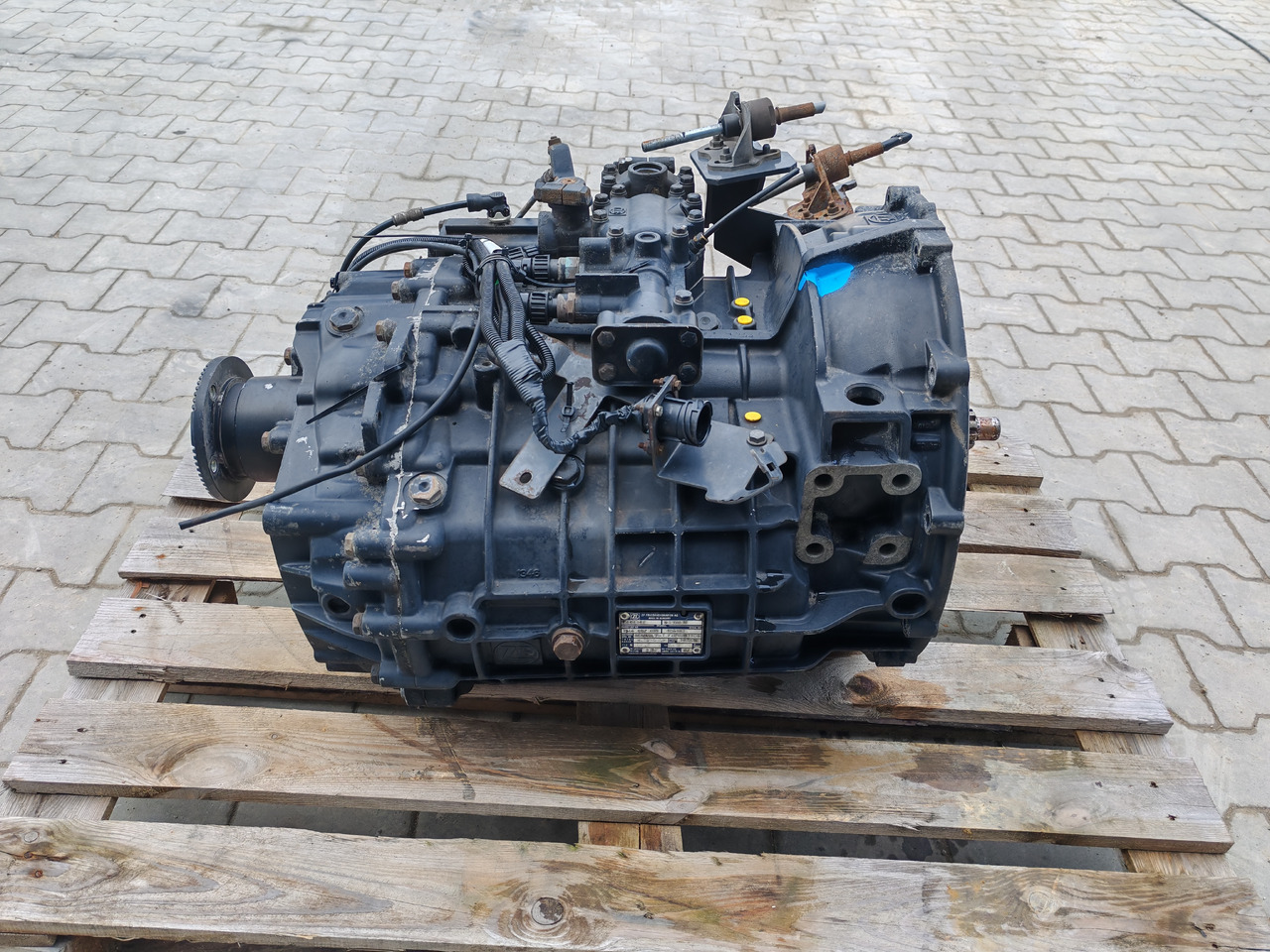 RENAULT ZF ECOLITE / 6S1000TO / MANUAL GEARBOX / 7420781908 - Vaihdelaatikko: kuva RENAULT ZF ECOLITE / 6S1000TO / MANUAL GEARBOX / 7420781908 - Vaihdelaatikko RENAULT ZF ECOLITE / 6S1000TO / MANUAL GEARBOX / 7420781908 - Vaihdelaatikko: kuva RENAULT ZF ECOLITE / 6S1000TO / MANUAL GEARBOX / 7420781908 - Vaihdelaatikko