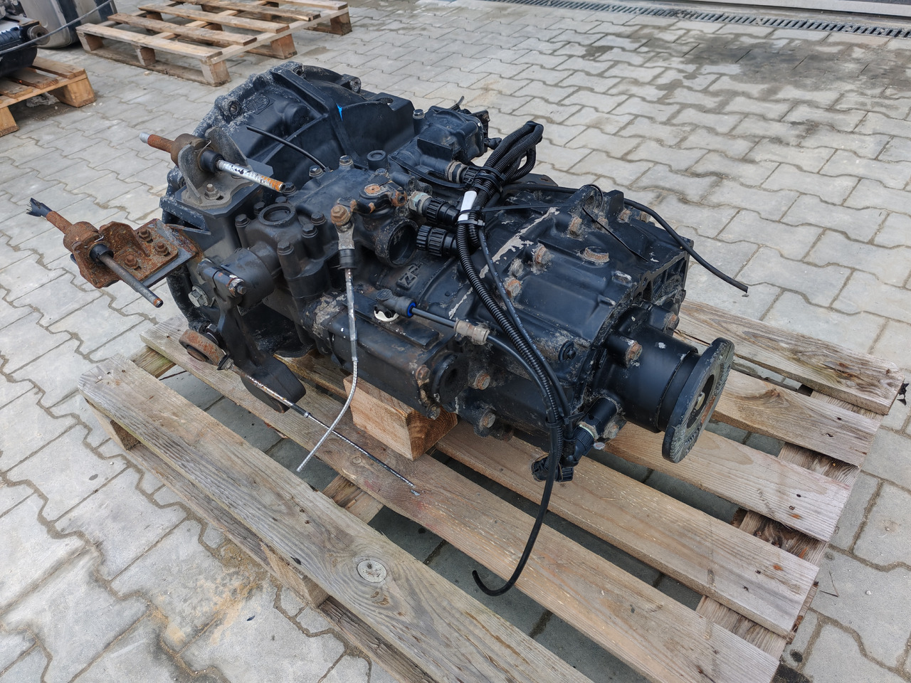 RENAULT ZF ECOLITE / 6S1000TO / MANUAL GEARBOX / 7420781908 - Vaihdelaatikko: kuva RENAULT ZF ECOLITE / 6S1000TO / MANUAL GEARBOX / 7420781908 - Vaihdelaatikko RENAULT ZF ECOLITE / 6S1000TO / MANUAL GEARBOX / 7420781908 - Vaihdelaatikko: kuva RENAULT ZF ECOLITE / 6S1000TO / MANUAL GEARBOX / 7420781908 - Vaihdelaatikko