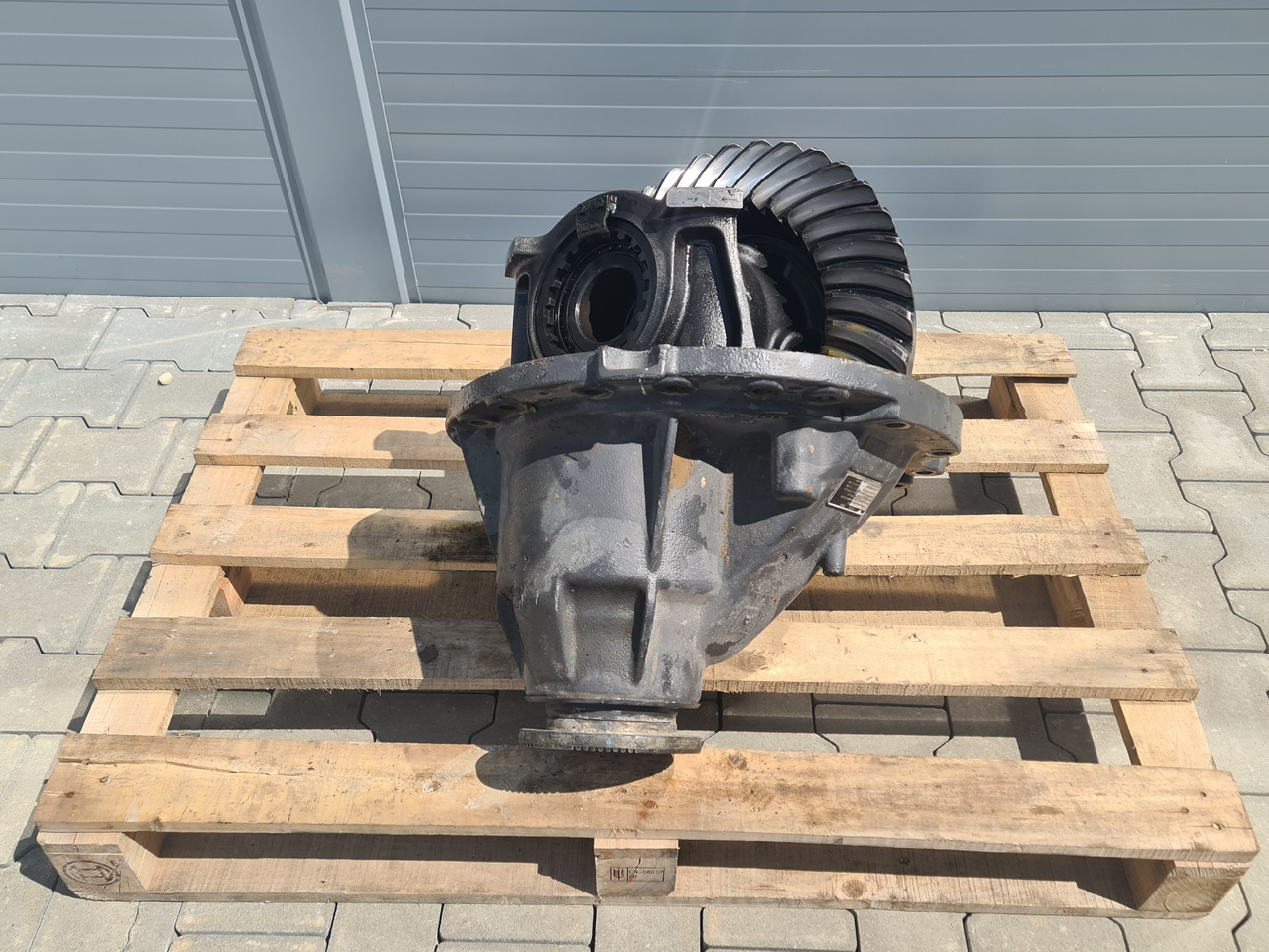 VOLVO DIFFERENTIAL DIFF / MS18X / RSS1360 / RATIO 2.85 37-13 / WORLDWIDE DELIVERY - Taka-akseli: kuva VOLVO DIFFERENTIAL DIFF / MS18X / RSS1360 / RATIO 2.85 37-13 / WORLDWIDE DELIVERY - Taka-akseli VOLVO DIFFERENTIAL DIFF / MS18X / RSS1360 / RATIO 2.85 37-13 / WORLDWIDE DELIVERY - Taka-akseli: kuva VOLVO DIFFERENTIAL DIFF / MS18X / RSS1360 / RATIO 2.85 37-13 / WORLDWIDE DELIVERY - Taka-akseli