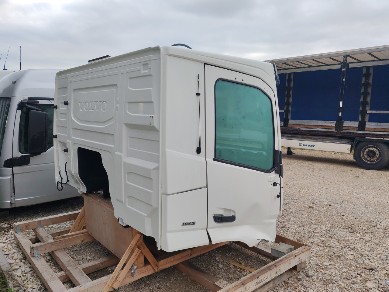 VOLVO FM5 FMX LOW DAY CAB CABINE / COLOR: 91107 / BRAND NEW - Ohjaamo: kuva VOLVO FM5 FMX LOW DAY CAB CABINE / COLOR: 91107 / BRAND NEW - Ohjaamo VOLVO FM5 FMX LOW DAY CAB CABINE / COLOR: 91107 / BRAND NEW - Ohjaamo: kuva VOLVO FM5 FMX LOW DAY CAB CABINE / COLOR: 91107 / BRAND NEW - Ohjaamo