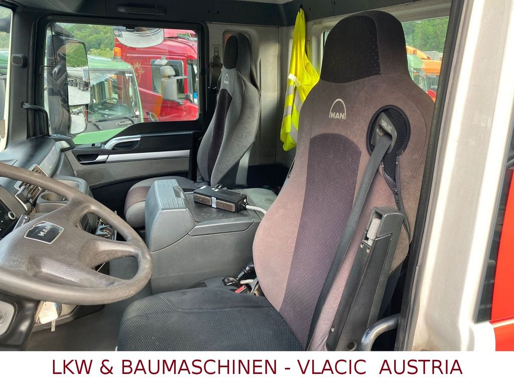 MAN TGS 33.440 (6x4) EEV Abrollkipper MAN TGS 33.440 (6x4) EEV Abrollkipper - Koukkulava kuorma-auto: kuva MAN TGS 33.440 (6x4) EEV Abrollkipper MAN TGS 33.440 (6x4) EEV Abrollkipper - Koukkulava kuorma-auto MAN TGS 33.440 (6x4) EEV Abrollkipper MAN TGS 33.440 (6x4) EEV Abrollkipper - Koukkulava kuorma-auto: kuva MAN TGS 33.440 (6x4) EEV Abrollkipper MAN TGS 33.440 (6x4) EEV Abrollkipper - Koukkulava kuorma-auto