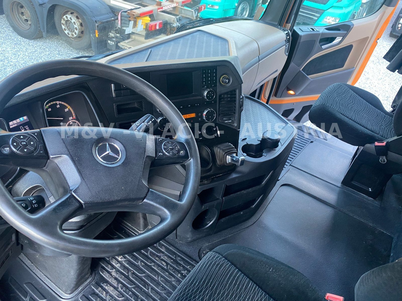 Mercedes-Benz 2542 - Konttialus/ Vaihtokuormatilat kuorma-auto: kuva  Mercedes-Benz 2542 - Konttialus/ Vaihtokuormatilat kuorma-auto Mercedes-Benz 2542 - Konttialus/ Vaihtokuormatilat kuorma-auto: kuva  Mercedes-Benz 2542 - Konttialus/ Vaihtokuormatilat kuorma-auto