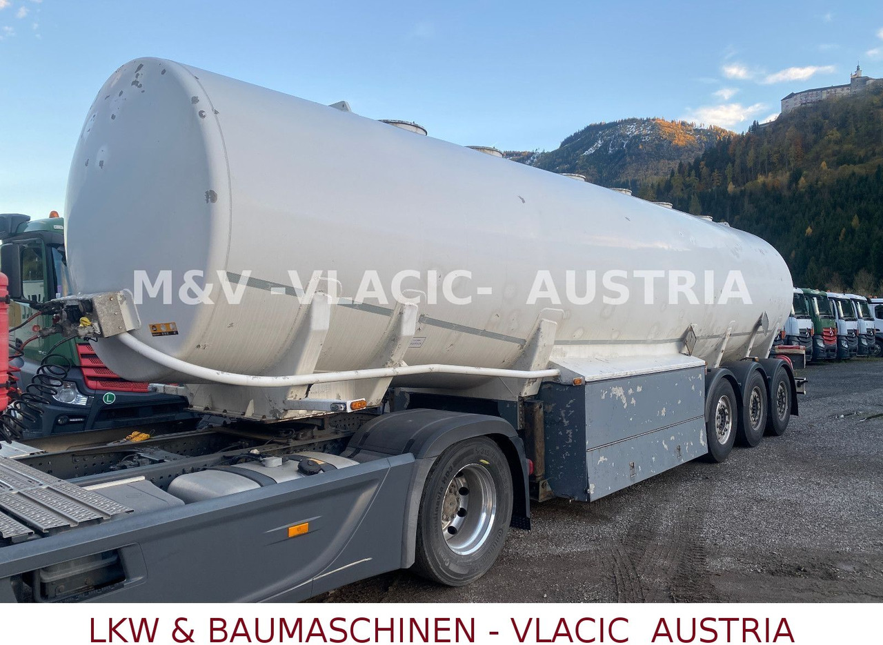 Schwarzmüller Benzin / Diesel 43000L 6Kammer Peillstab - Säiliöpuoliperävaunu: kuva Schwarzmüller Benzin / Diesel 43000L 6Kammer Peillstab - Säiliöpuoliperävaunu Schwarzmüller Benzin / Diesel 43000L 6Kammer Peillstab - Säiliöpuoliperävaunu: kuva Schwarzmüller Benzin / Diesel 43000L 6Kammer Peillstab - Säiliöpuoliperävaunu