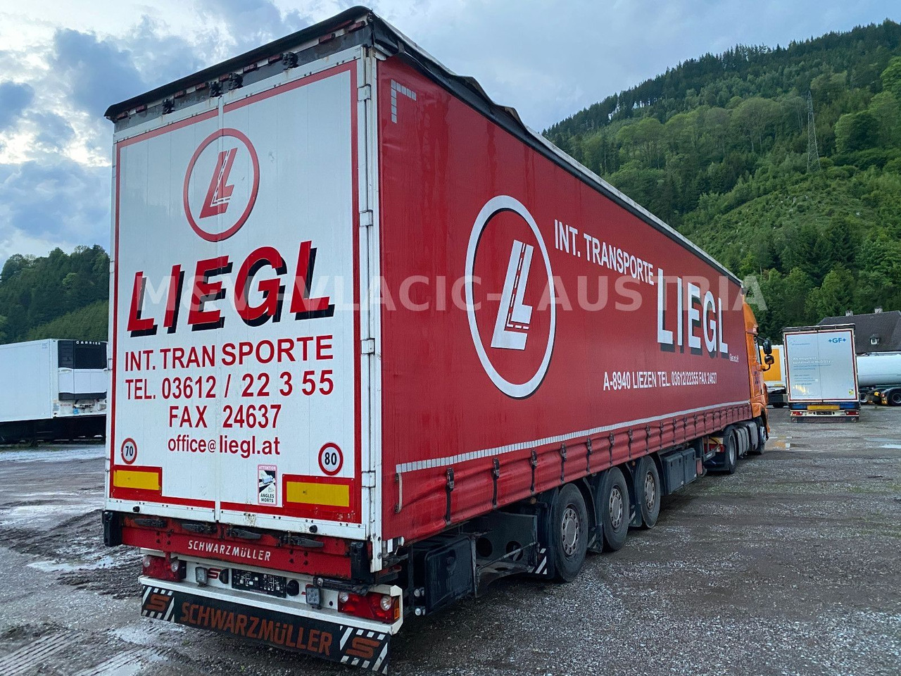 Schwarzmüller Mega - Varius - Pressukapellipuoliperävaunu: kuva Schwarzmüller Mega - Varius - Pressukapellipuoliperävaunu Schwarzmüller Mega - Varius - Pressukapellipuoliperävaunu: kuva Schwarzmüller Mega - Varius - Pressukapellipuoliperävaunu
