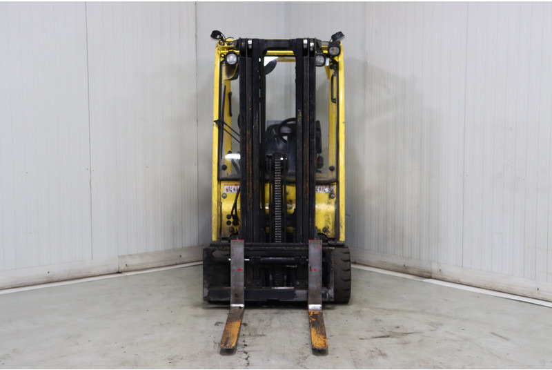 Hyster J2.0XN - Sähkötrukki: kuva Hyster J2.0XN - Sähkötrukki Hyster J2.0XN - Sähkötrukki: kuva Hyster J2.0XN - Sähkötrukki